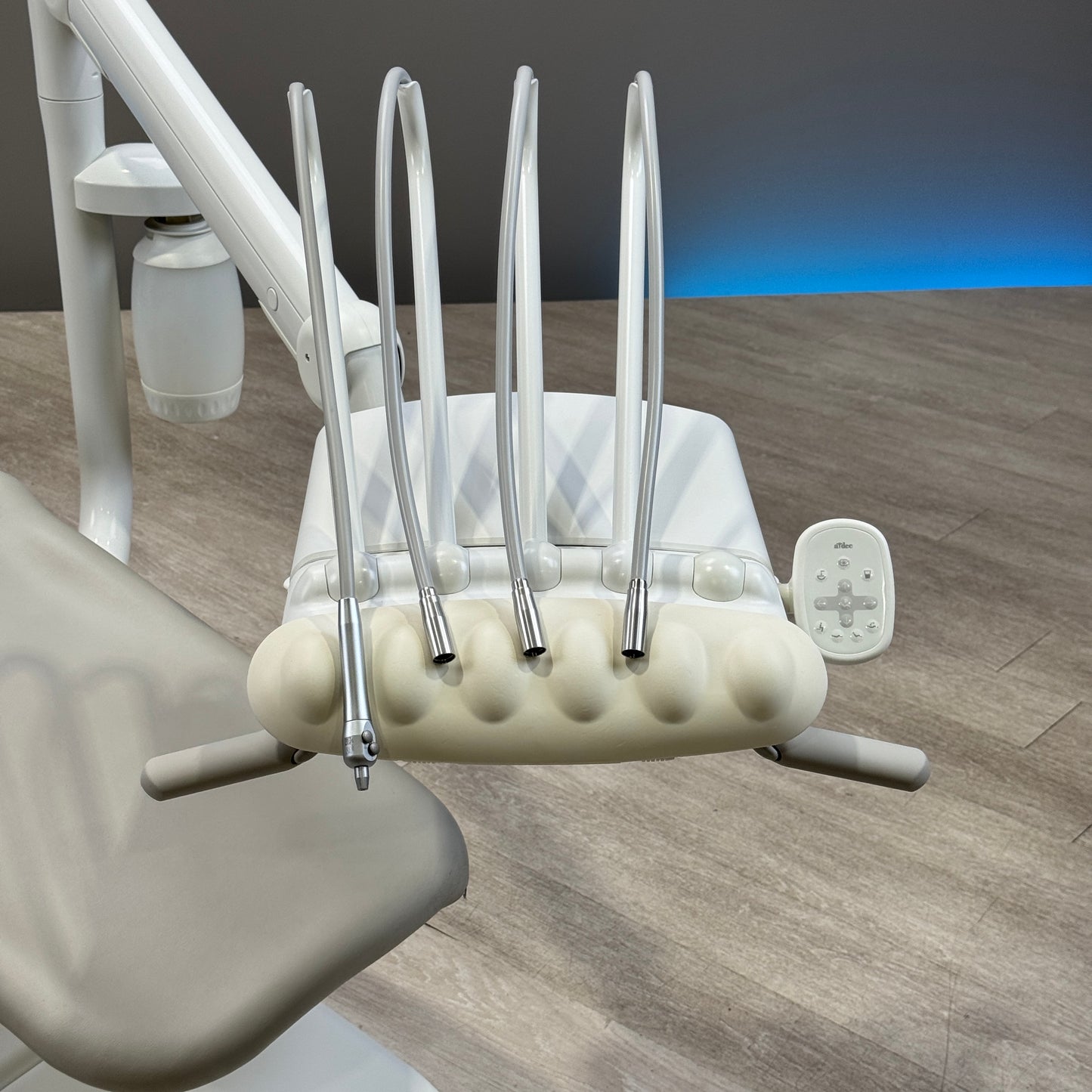 A‑dec 511R/533R Dental Chair Package
